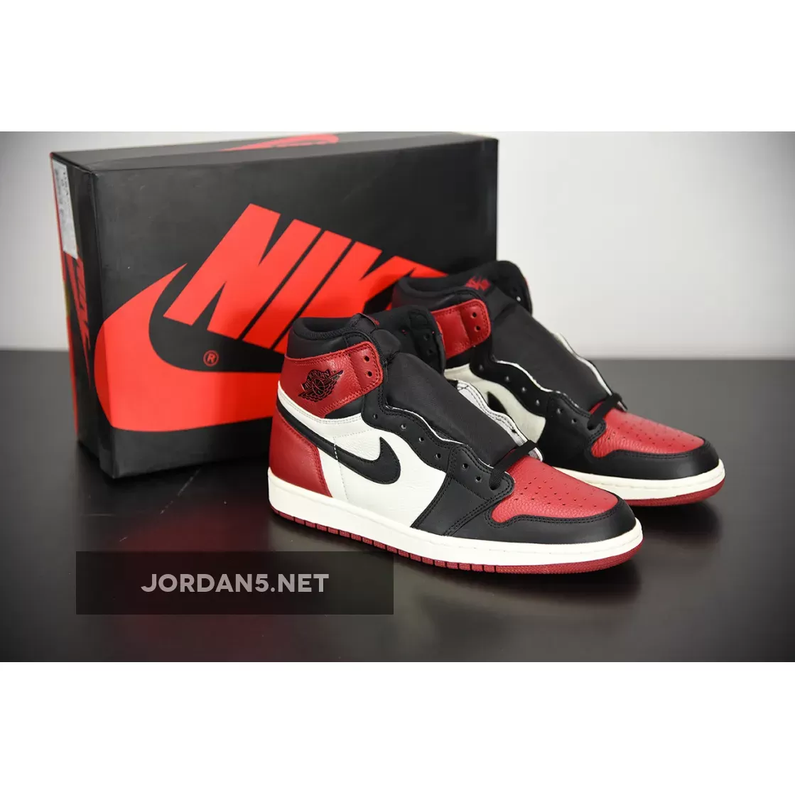 Air Jordan 1 Retro High 'Bred Toe' Red/Black/White 555088-610 Unisex AJ1 / goat chicago jordan 1