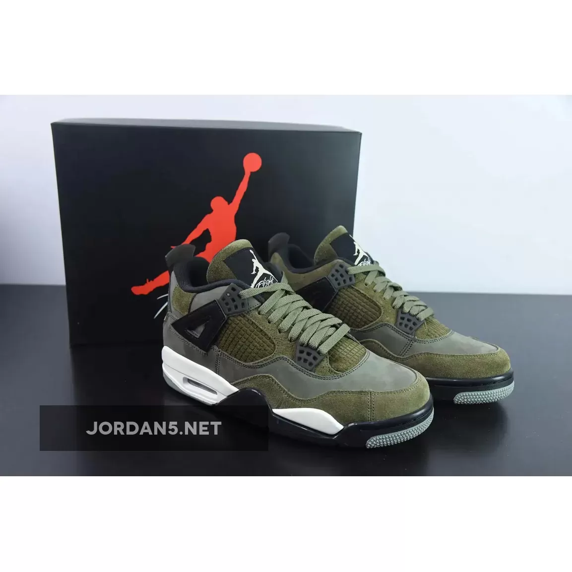 Air Jordan 4 RETRO Medium Olive / Pale Vanilla / Khaki / Black / Sail